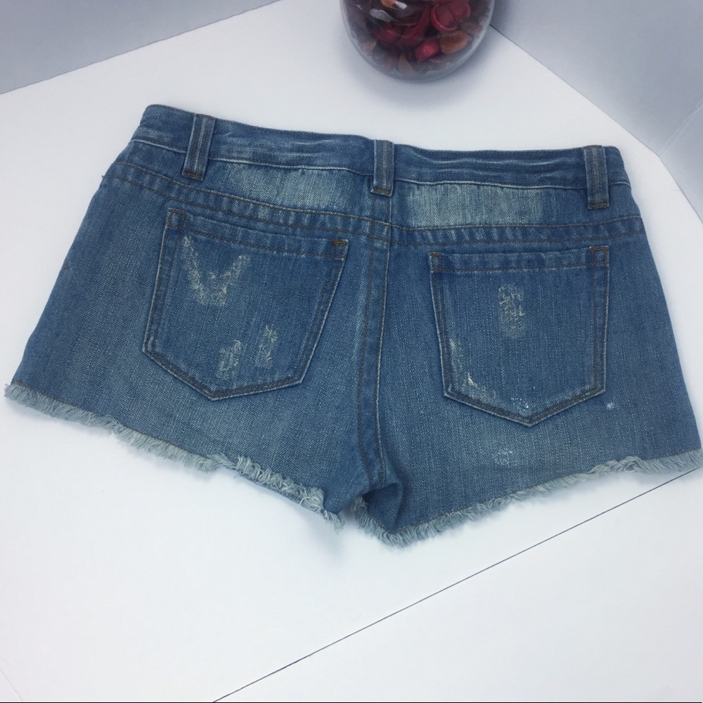 💥 Jean Distressed Shorts 💥 - Picture 5 of 6